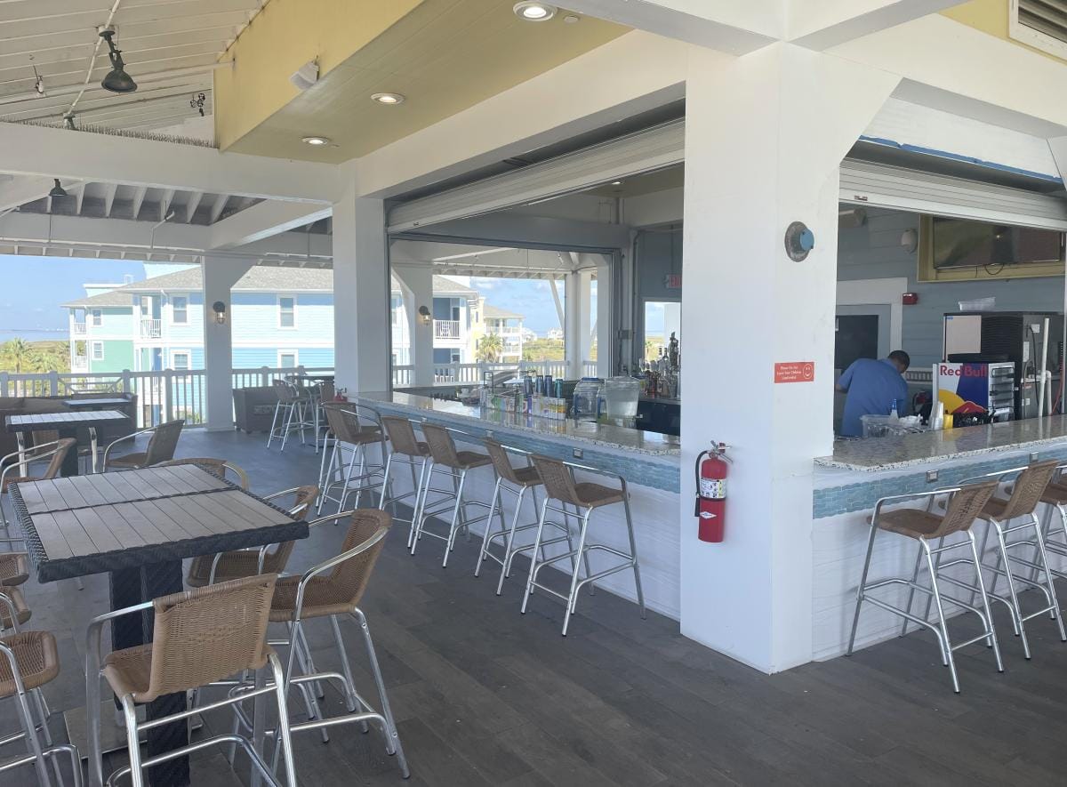 SOS Bar & Grill — poolside bar and restaurant